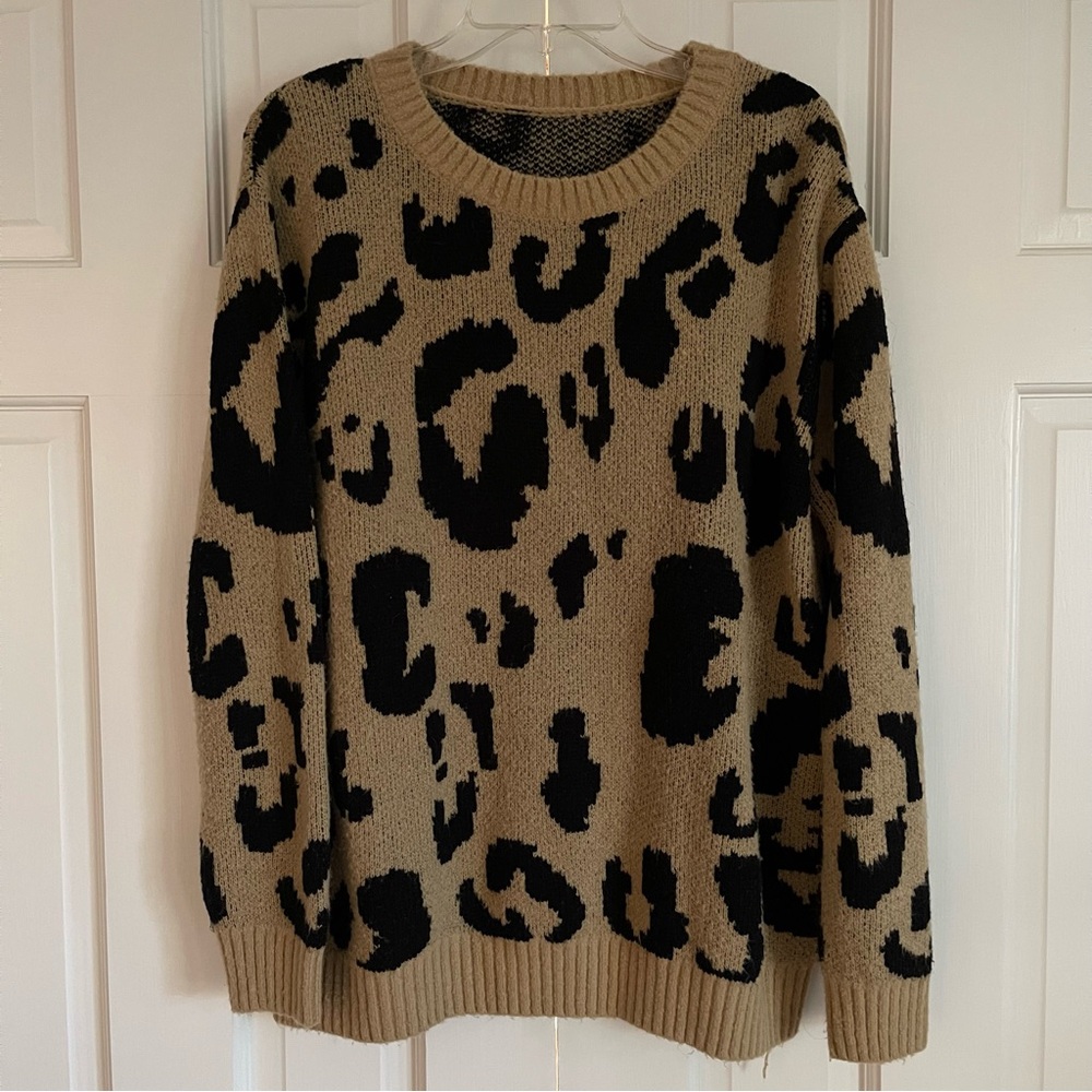 Knit Crew Neck Leopard Print Sweater with Ribbed Knit Trim, Size L, EUC